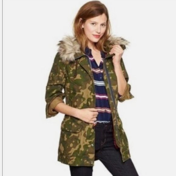 Gap Camo Print Jacket Coat Anorak Faux Fur Lined Hood Zip-Out Lining Size Small - Picture 1 of 16